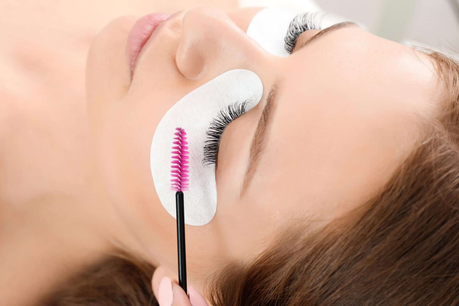 Young woman undergoing eyelash extensions procedur 2026 03 05 11 39 49 utc